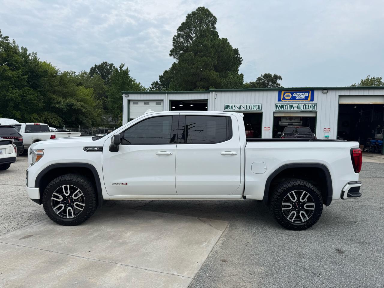 GMC Sierra 1500 AT4 Crew Cab  Short Box 4WD 2021