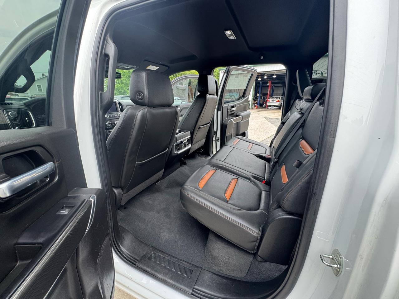 GMC Sierra 1500 AT4 Crew Cab  Short Box 4WD 2021