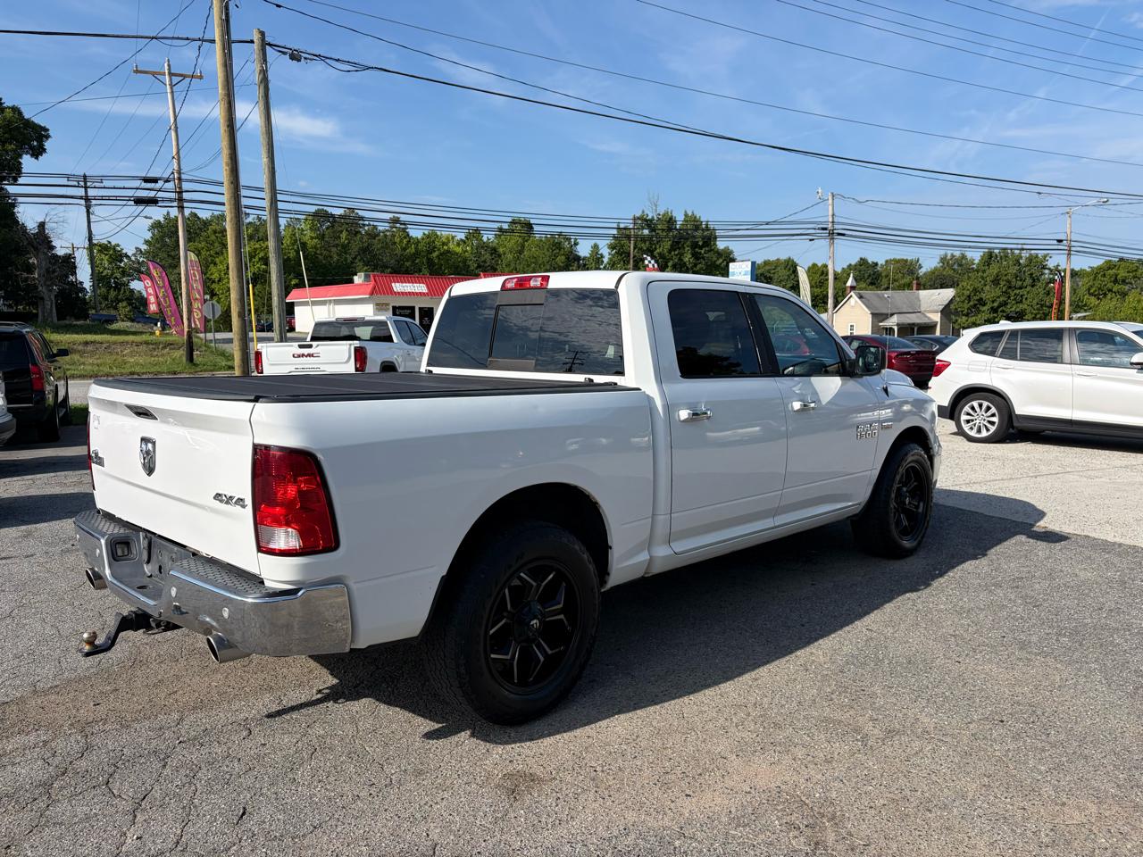 RAM 1500 SLT Crew Cab SWB 4WD 2016