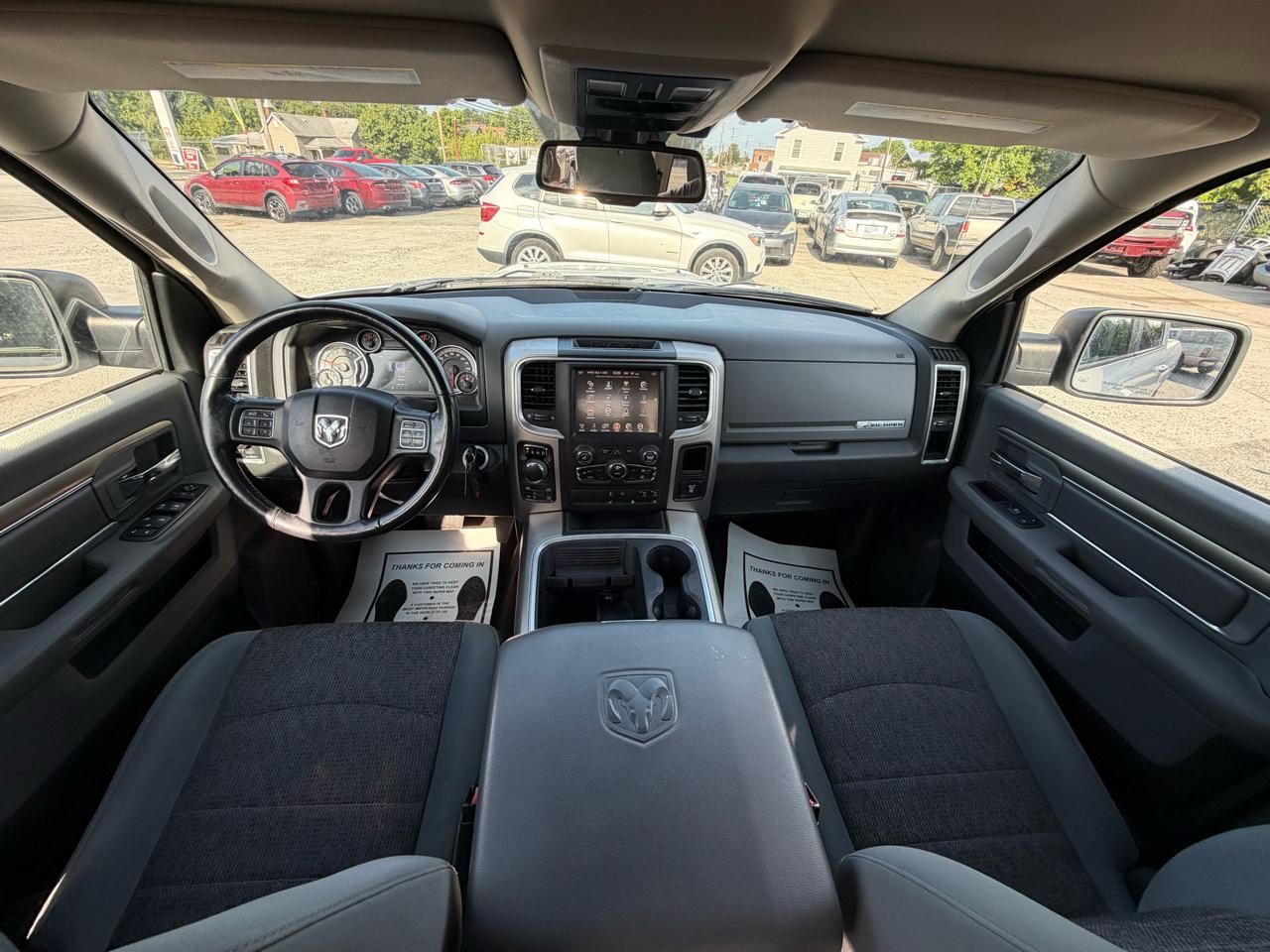 RAM 1500 SLT Crew Cab SWB 4WD 2016