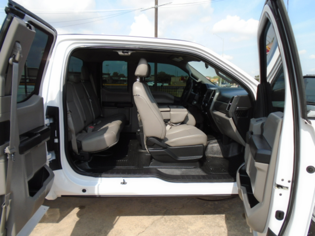 Ford F-250 SD XL SuperCab Long Bed 2WD 2018 Ford F-250 SD XL SuperCab Long Bed 2WD 2018