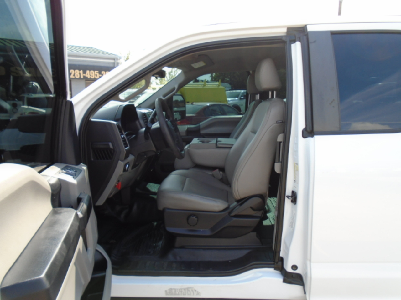 Ford F-250 SD XL SuperCab Long Bed 2WD 2018 Ford F-250 SD XL SuperCab Long Bed 2WD 2018