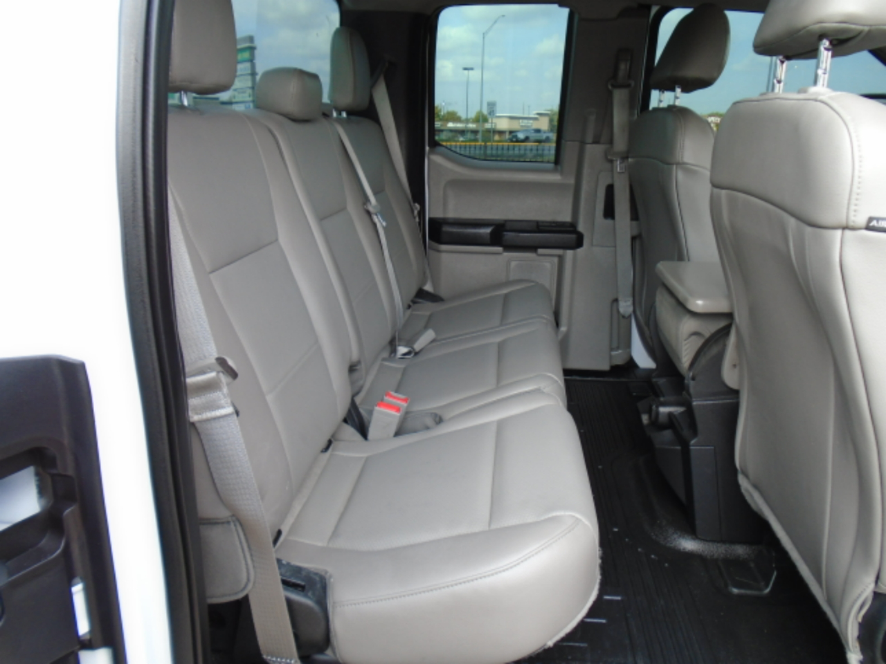 Ford F-250 SD XL SuperCab Long Bed 2WD 2018 Ford F-250 SD XL SuperCab Long Bed 2WD 2018