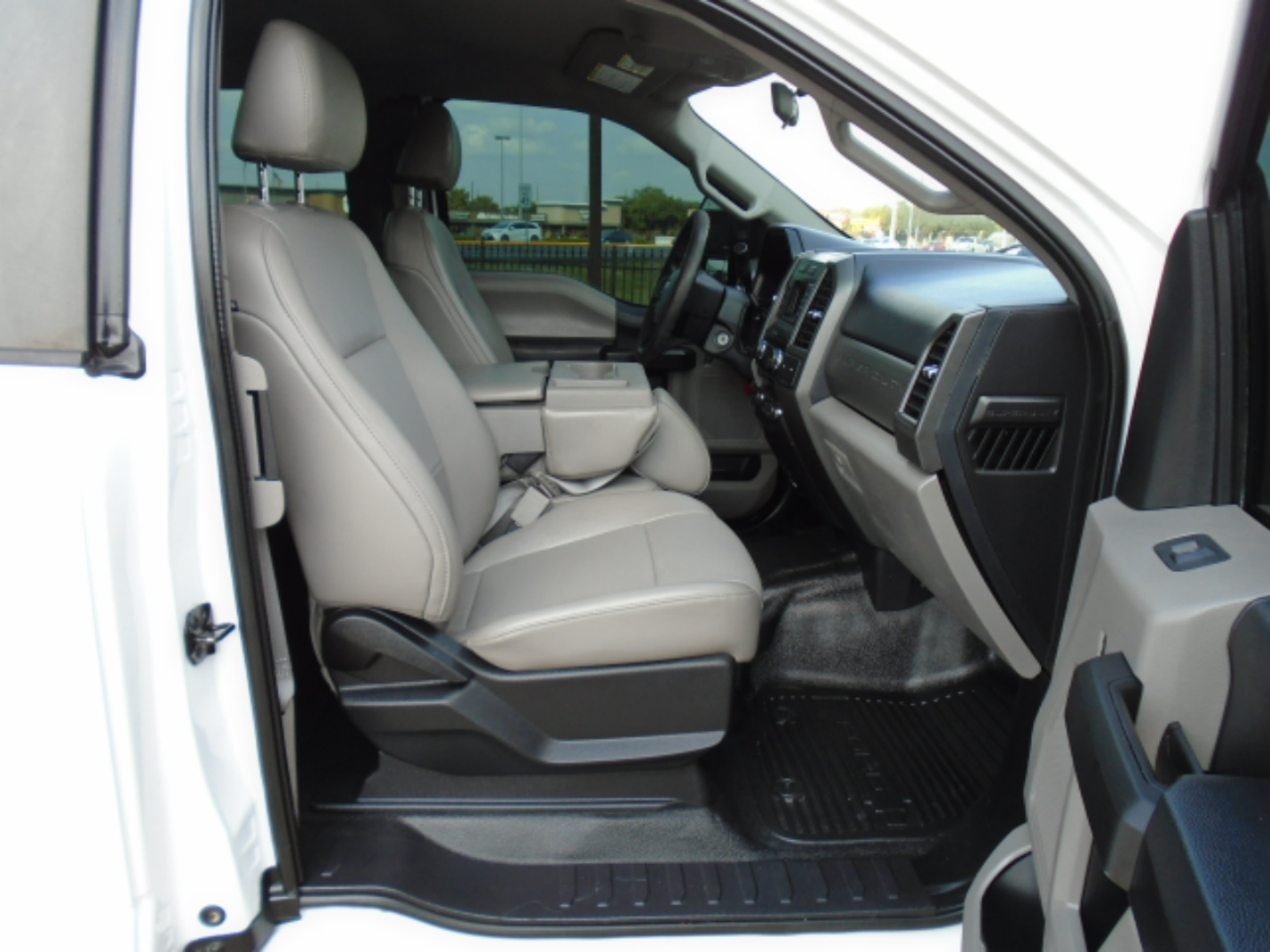 Ford F-250 SD XL SuperCab Long Bed 2WD 2018 Ford F-250 SD XL SuperCab Long Bed 2WD 2018