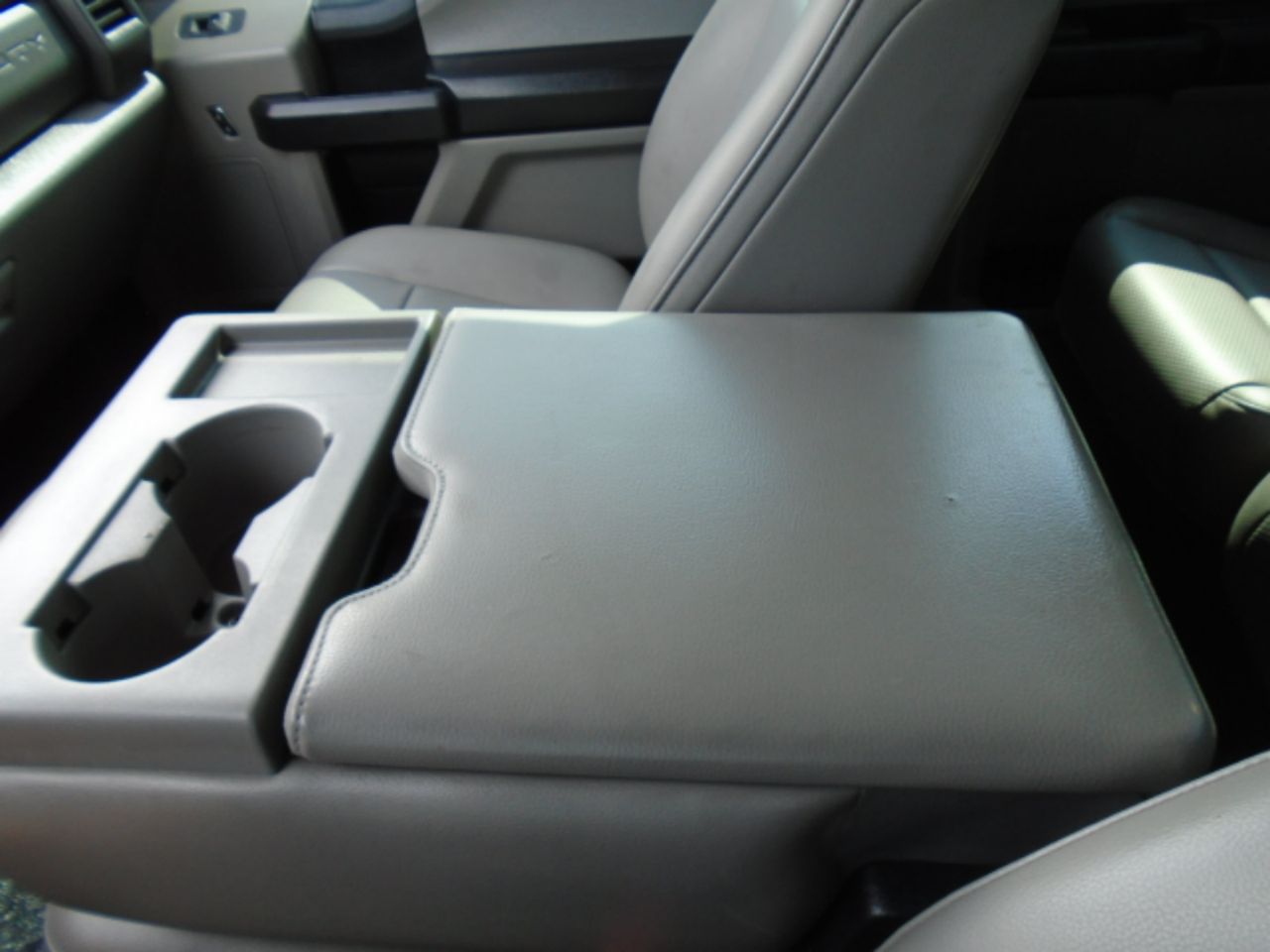 Ford F-250 SD XL SuperCab Long Bed 2WD 2018 Ford F-250 SD XL SuperCab Long Bed 2WD 2018