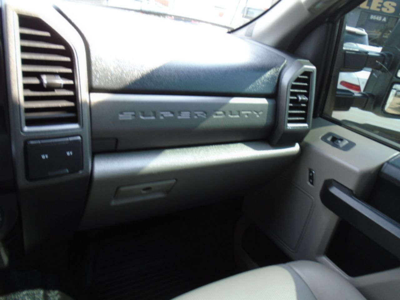 Ford F-250 SD XL SuperCab Long Bed 2WD 2018 Ford F-250 SD XL SuperCab Long Bed 2WD 2018