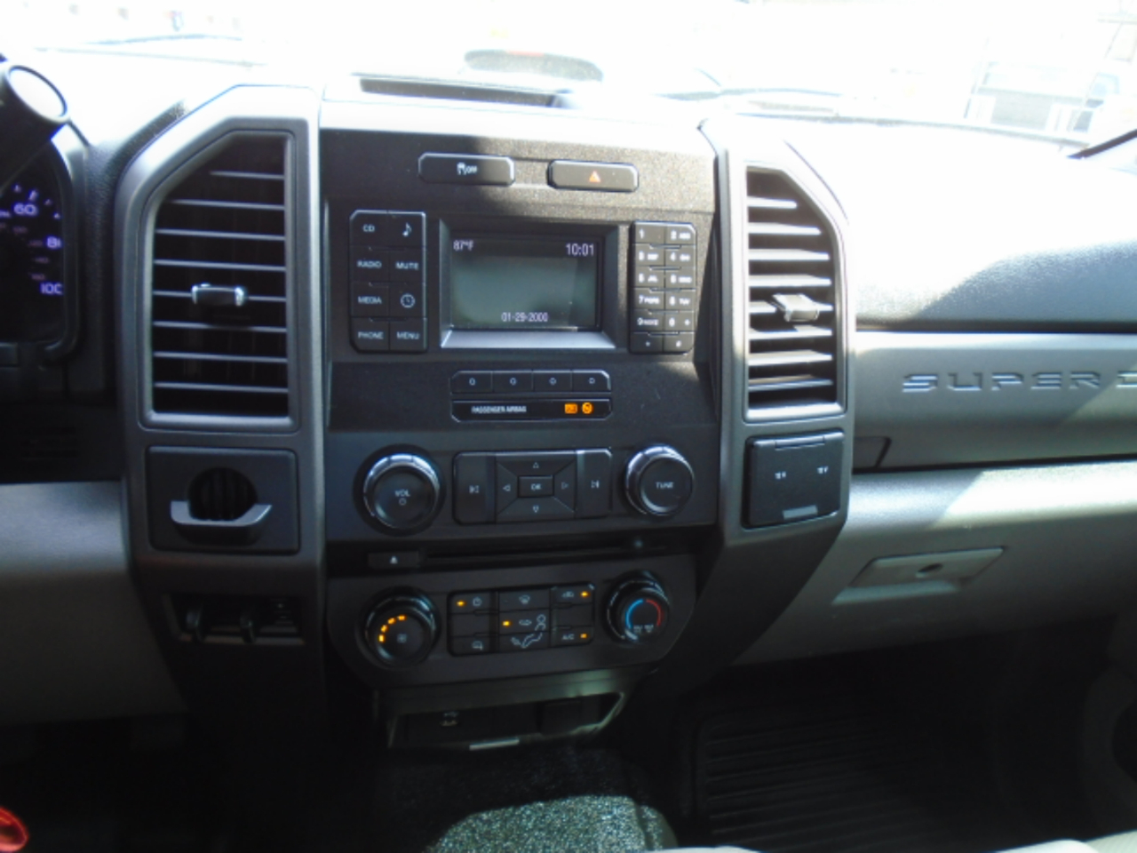 Ford F-250 SD XL SuperCab Long Bed 2WD 2018 Ford F-250 SD XL SuperCab Long Bed 2WD 2018