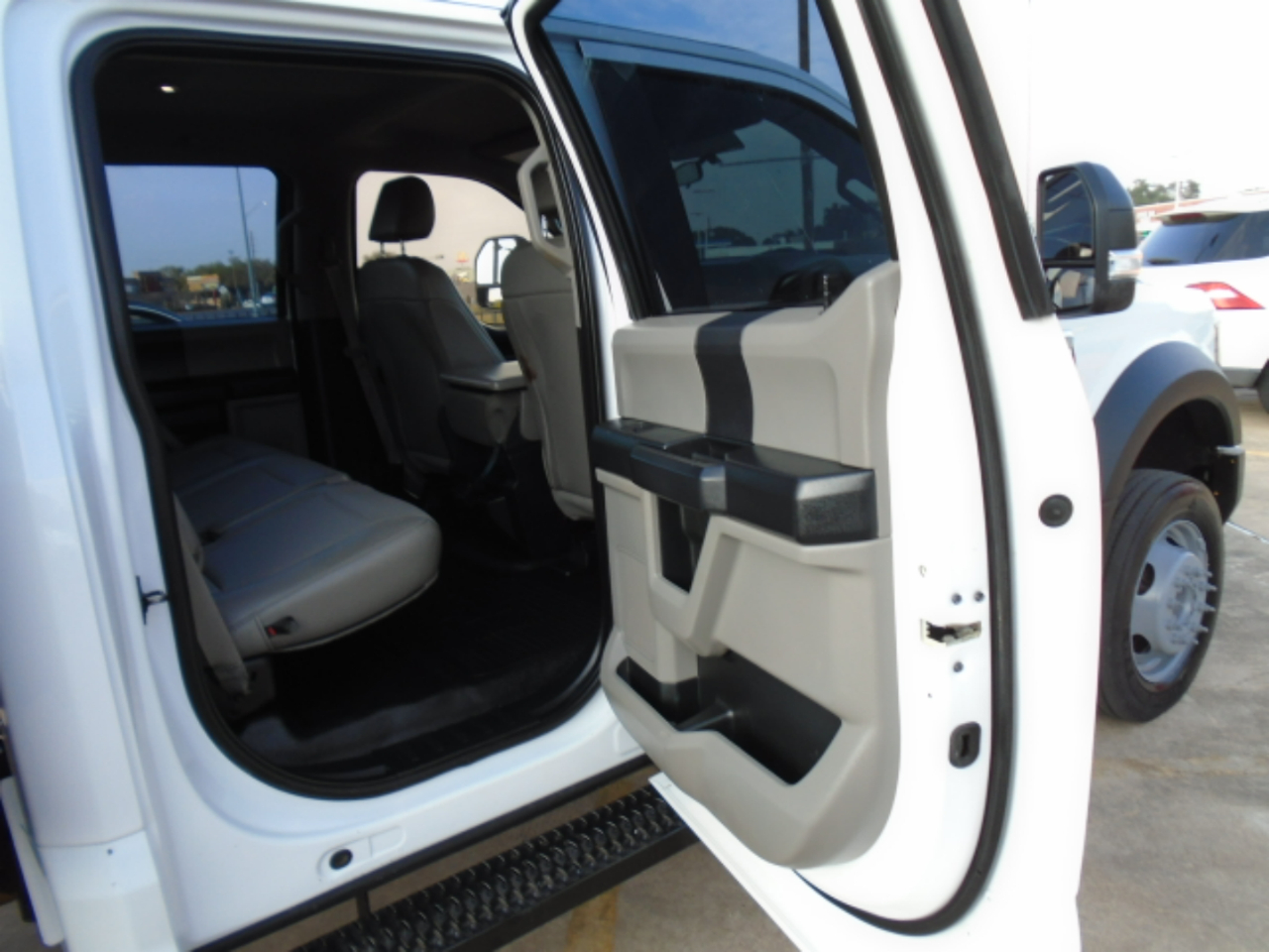 Ford F-450 SD Crew Cab DRW 2WD 2019