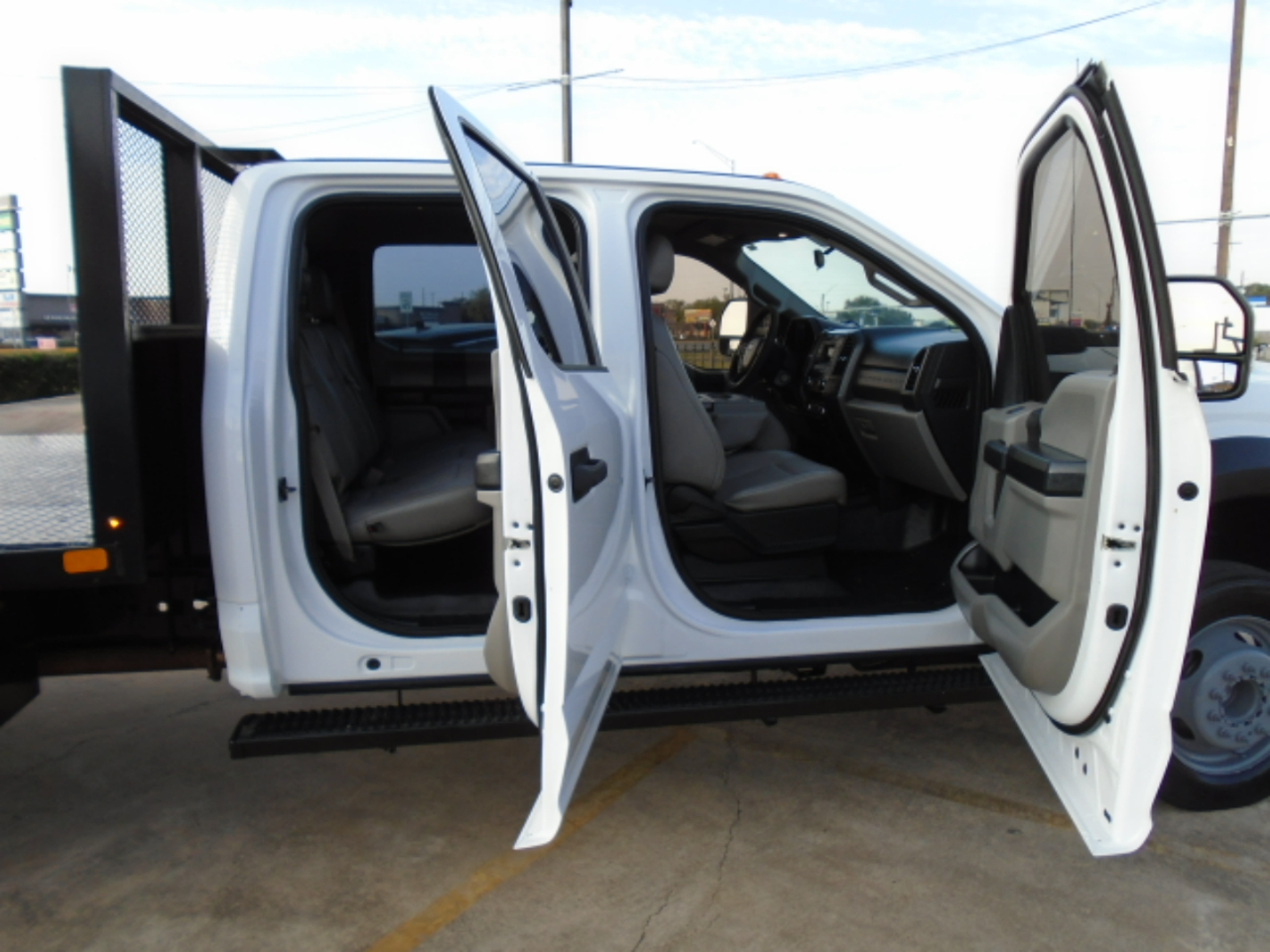 Ford F-450 SD Crew Cab DRW 2WD 2019