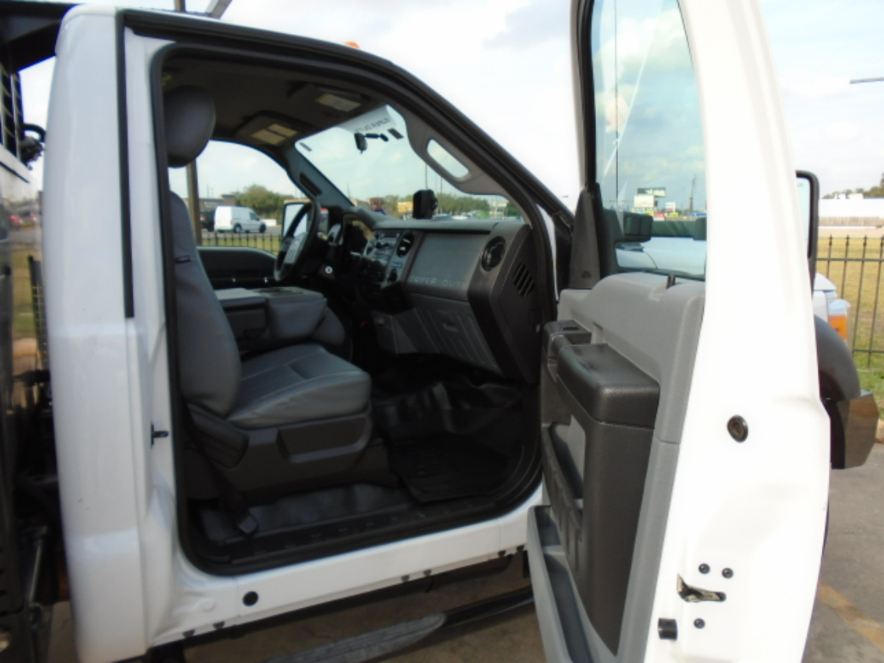 Ford F-550 Regular Cab DRW 2WD 2014