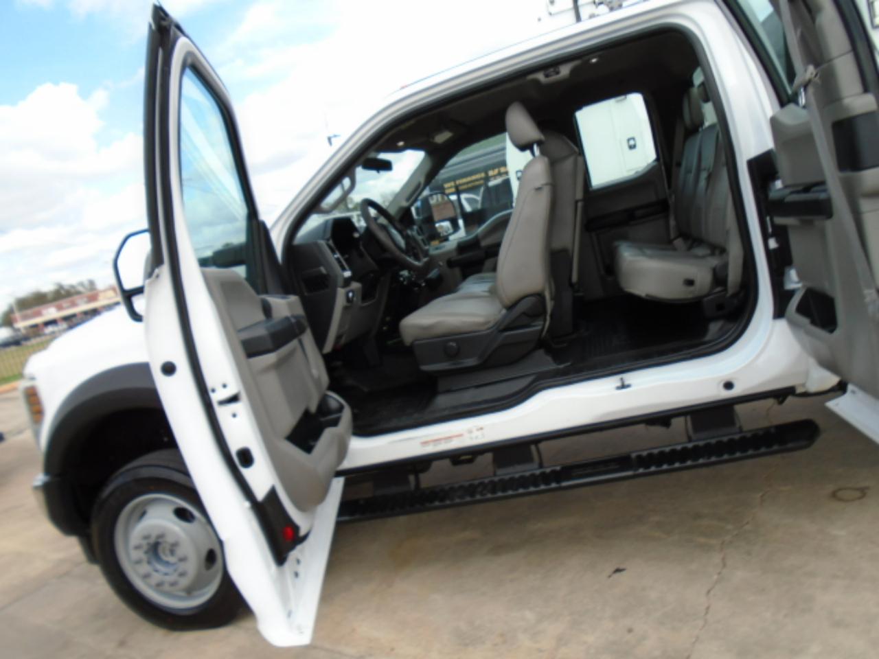 Ford F-550 SuperCab DRW 4WD 2019