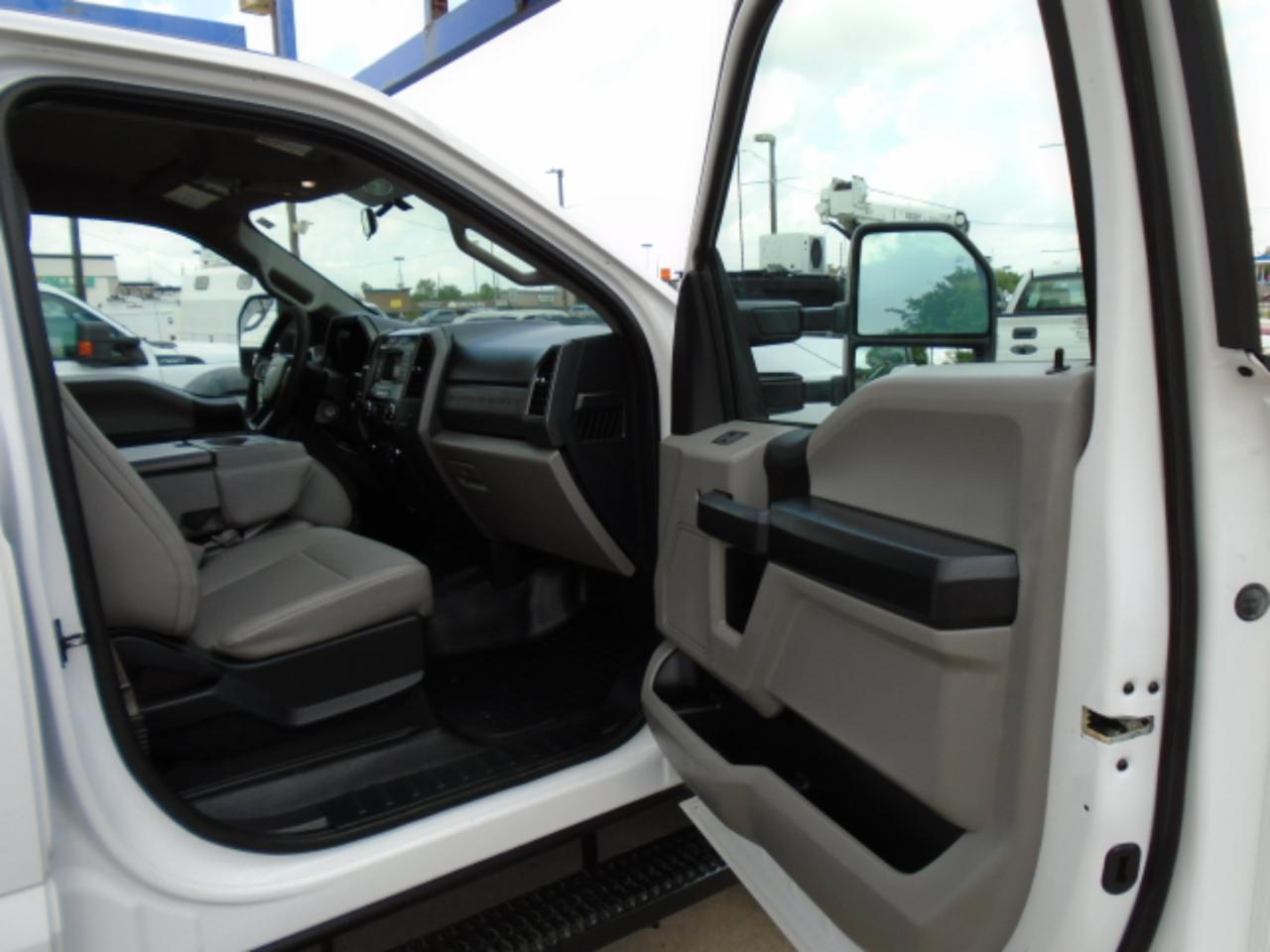 Ford F-250 SD XL Crew Cab Long Bed 4WD 2017