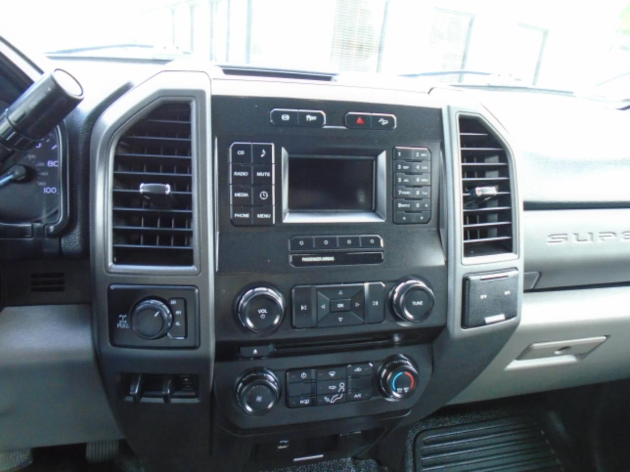 Ford F-250 SD XL Crew Cab Long Bed 4WD 2017