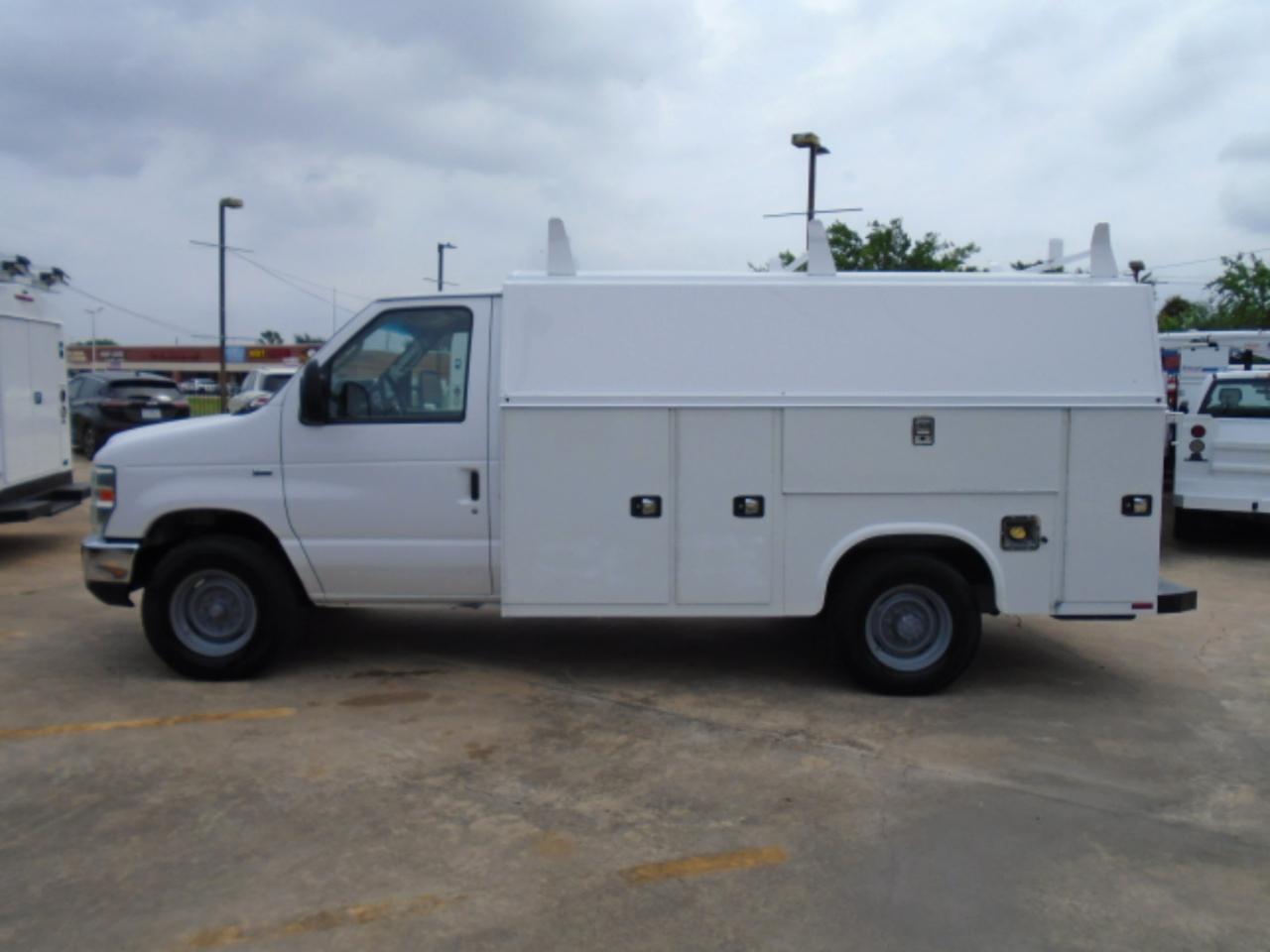 Ford Econoline E-350 Super Duty 2016