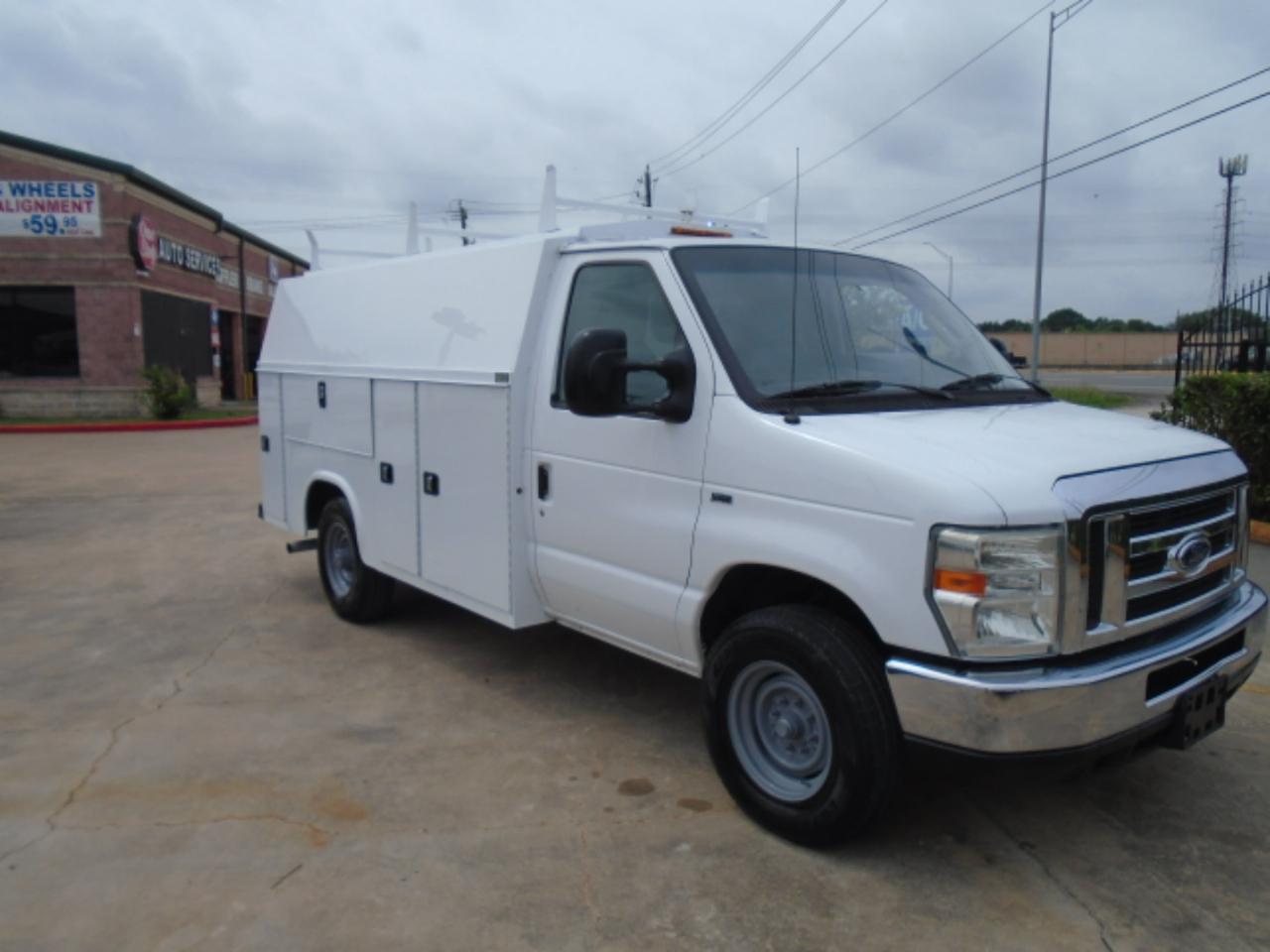 Ford Econoline E-350 Super Duty 2016