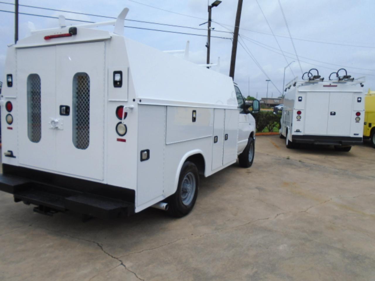 Ford Econoline E-350 Super Duty 2016