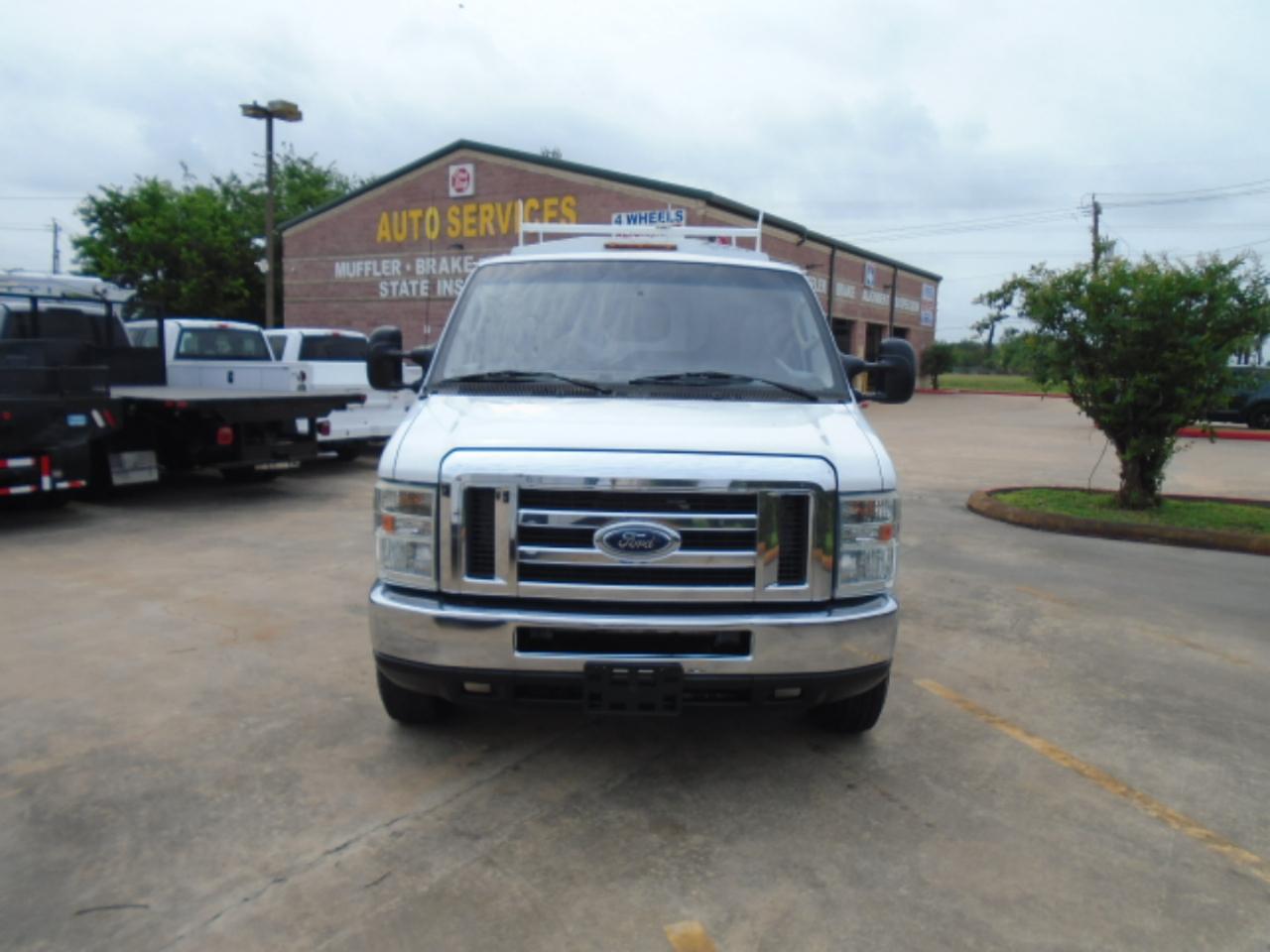 Ford Econoline E-350 Super Duty 2016