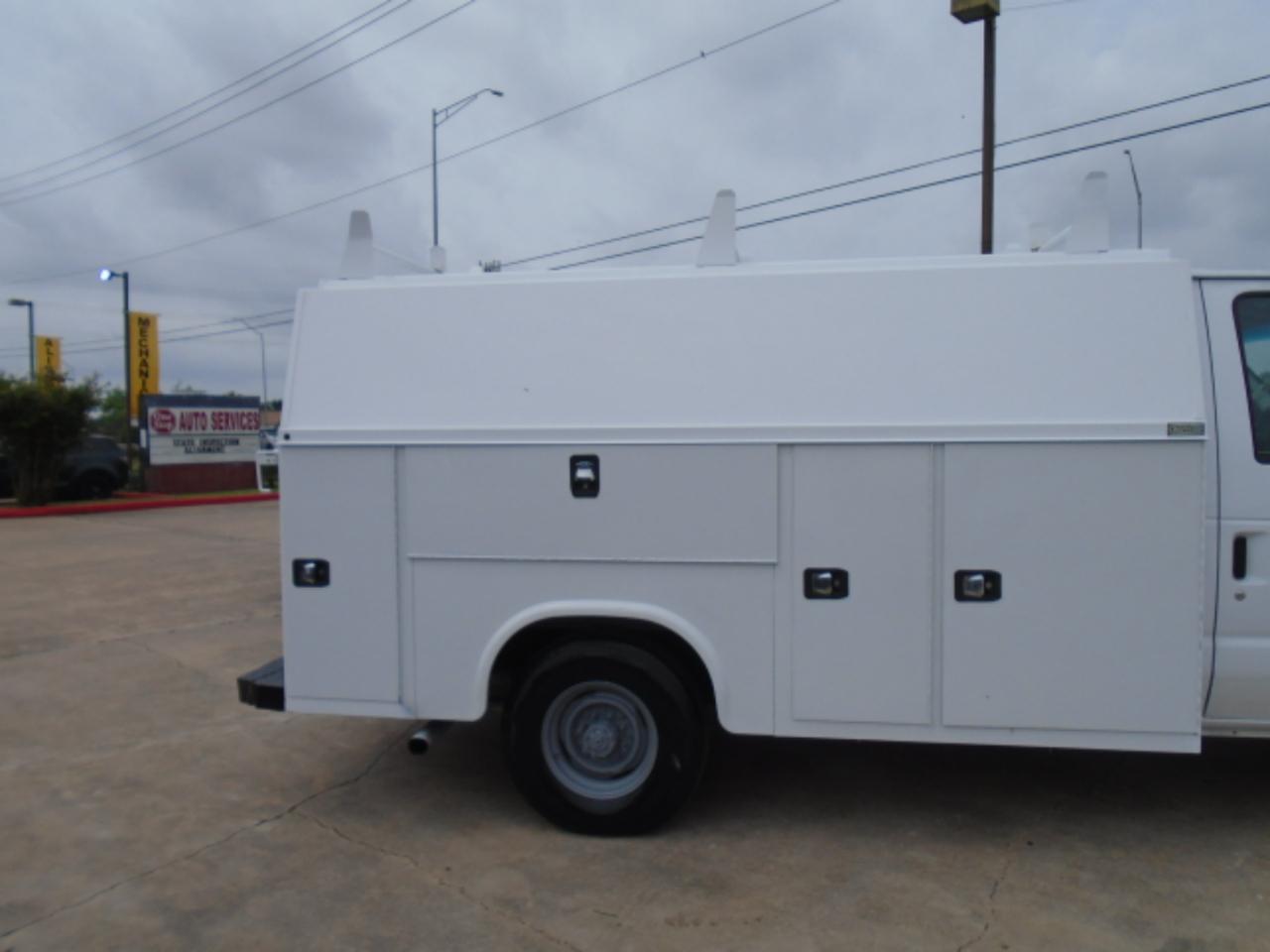 Ford Econoline E-350 Super Duty 2016