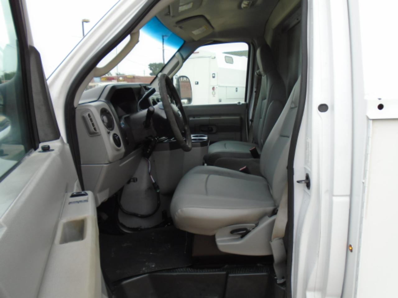 Ford Econoline E-350 Super Duty 2016