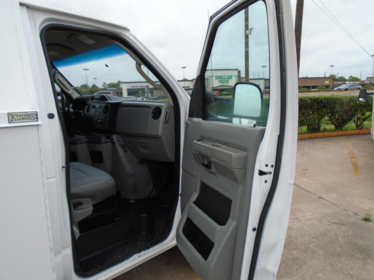 Ford Econoline E-350 Super Duty 2016