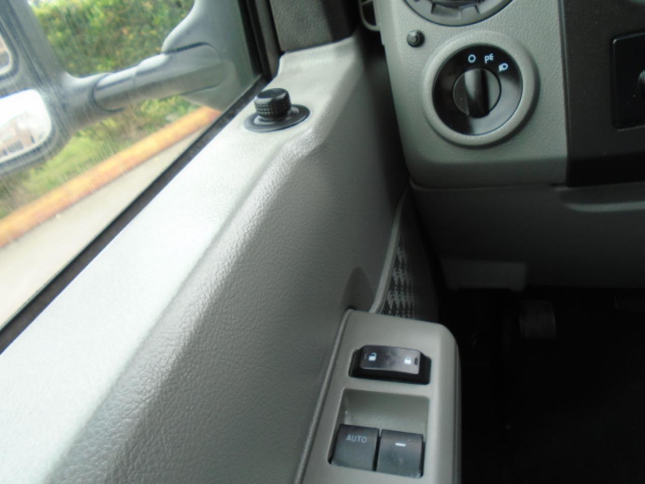 Ford Econoline E-350 Super Duty 2016