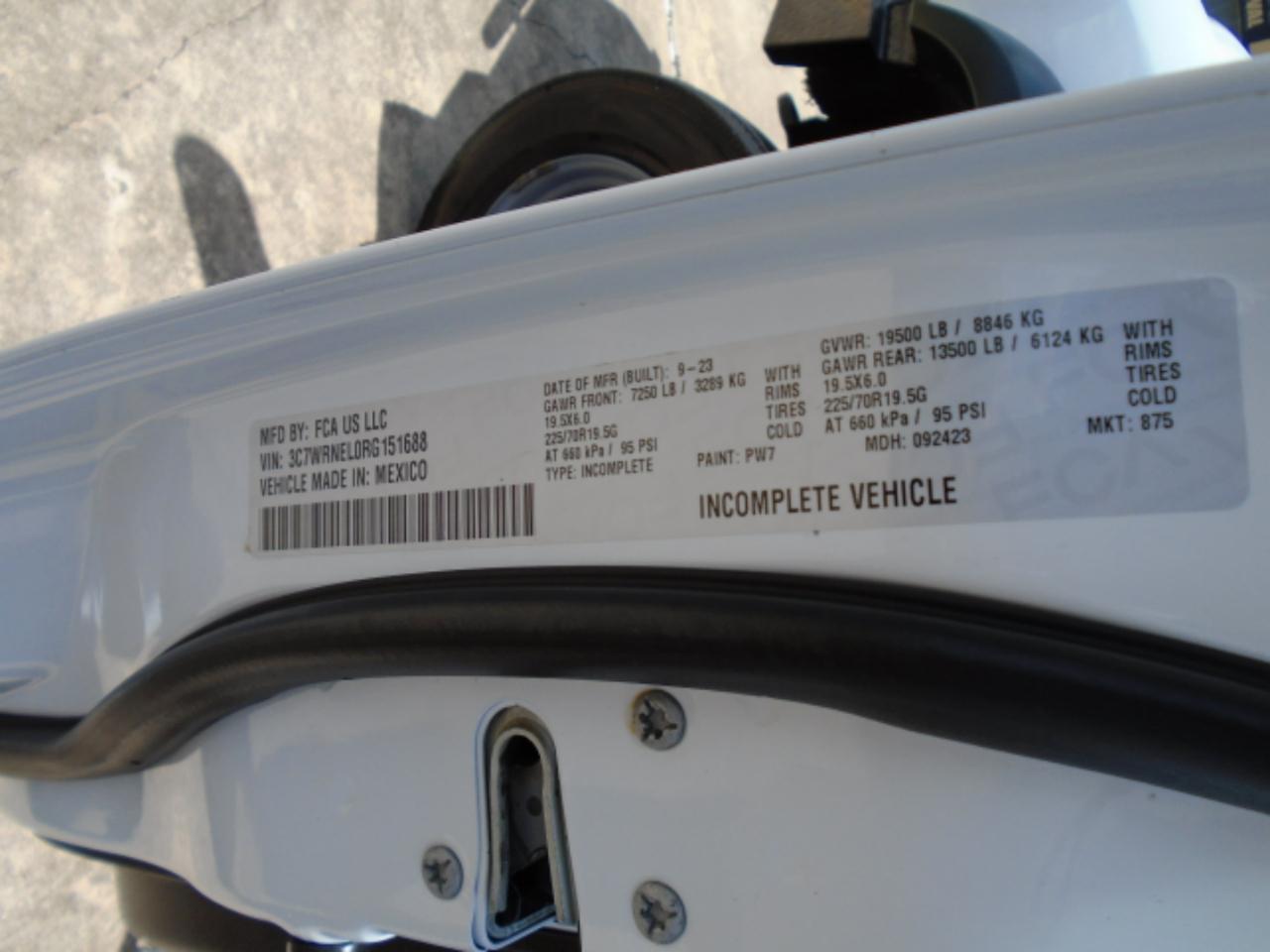 RAM 5500 Crew Cab SWB 4WD DRW 2024