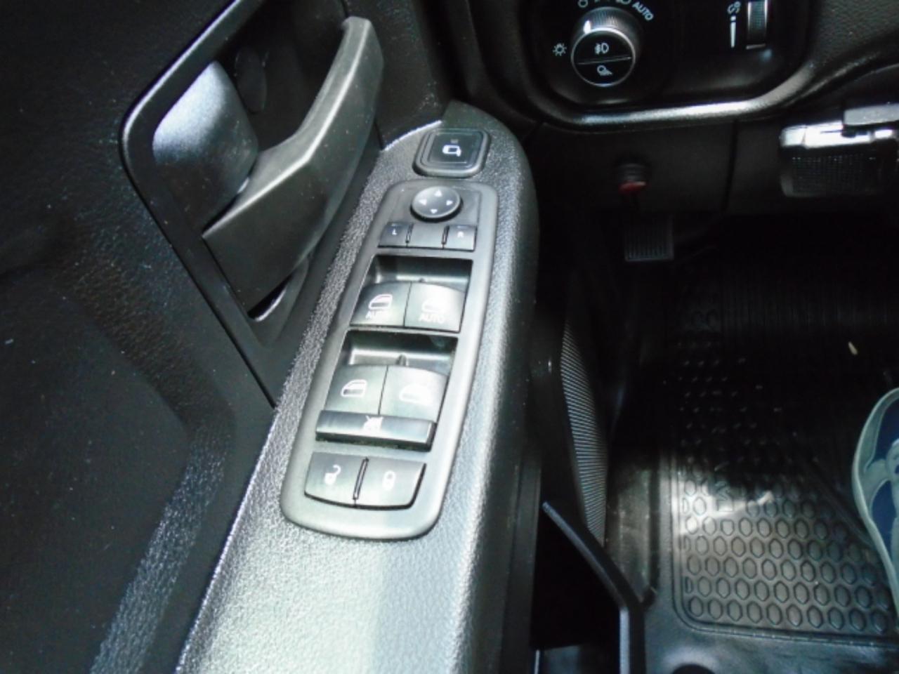 RAM 5500 Crew Cab SWB 4WD DRW 2024