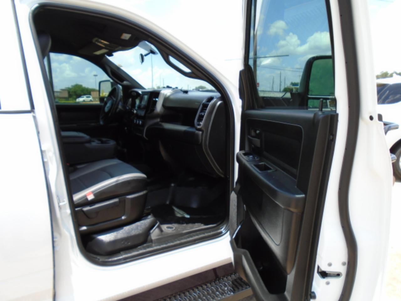 RAM 5500 Crew Cab SWB 4WD DRW 2024