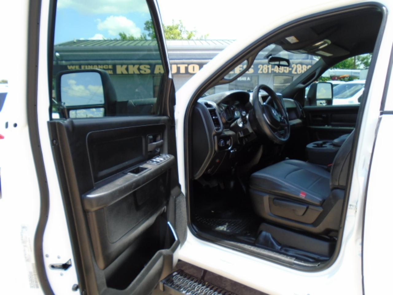 RAM 5500 Crew Cab SWB 4WD DRW 2024