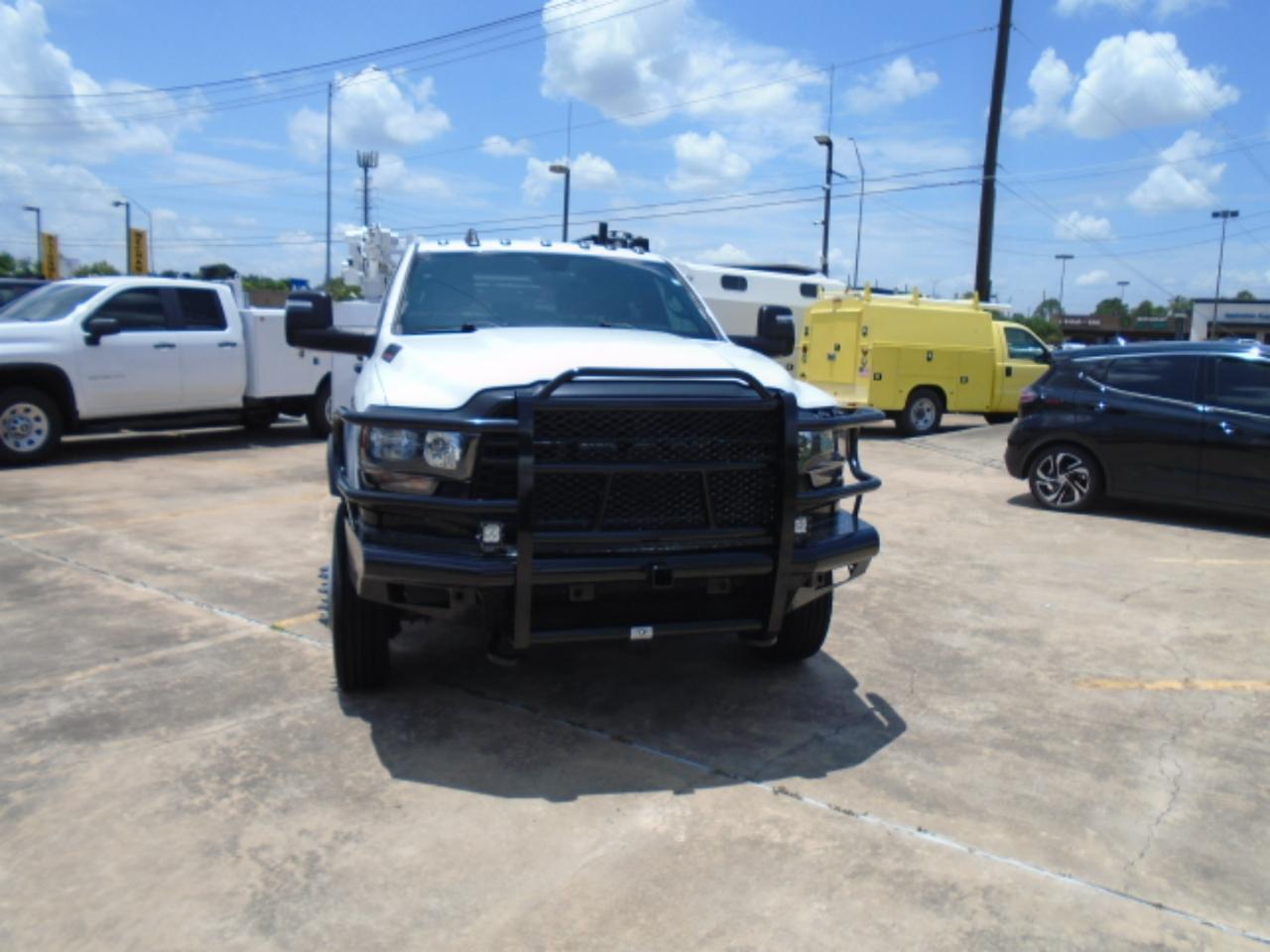 RAM 5500 Crew Cab SWB 4WD DRW 2024