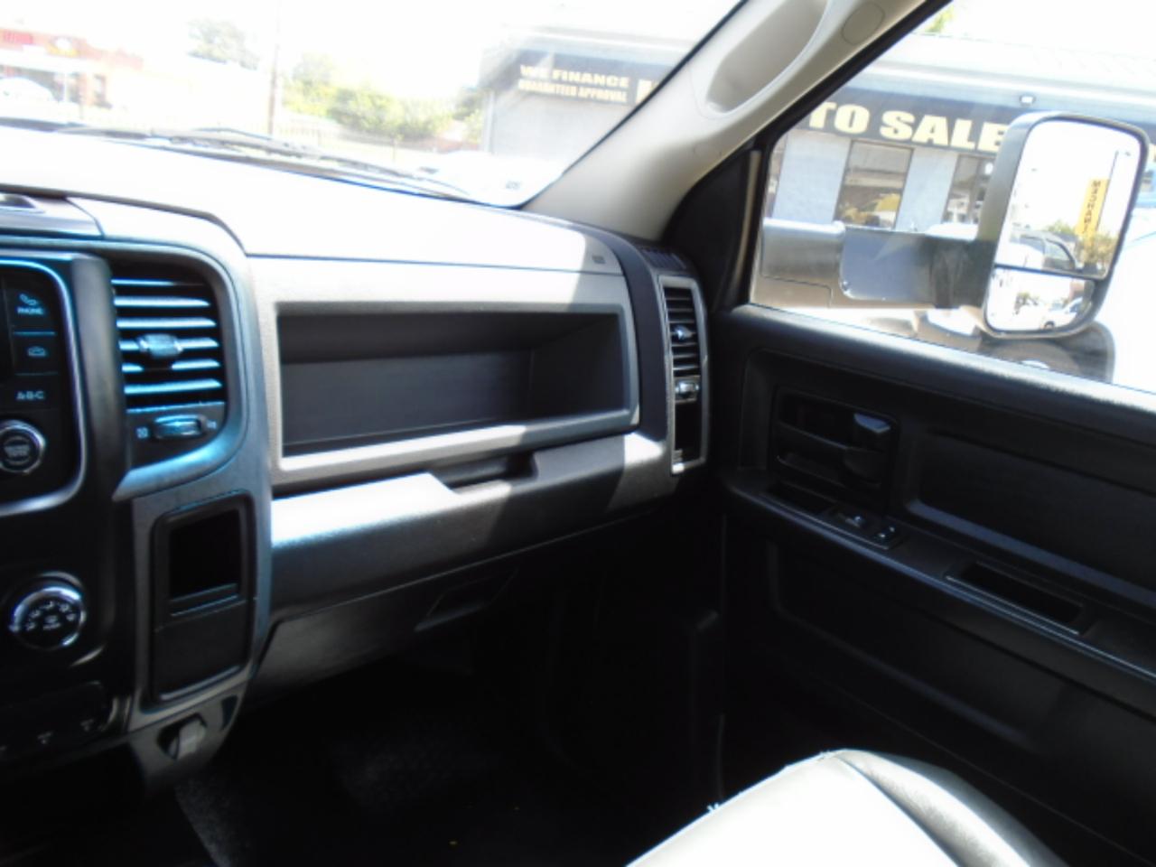 RAM 3500 Crew Cab 4WD DRW 2018