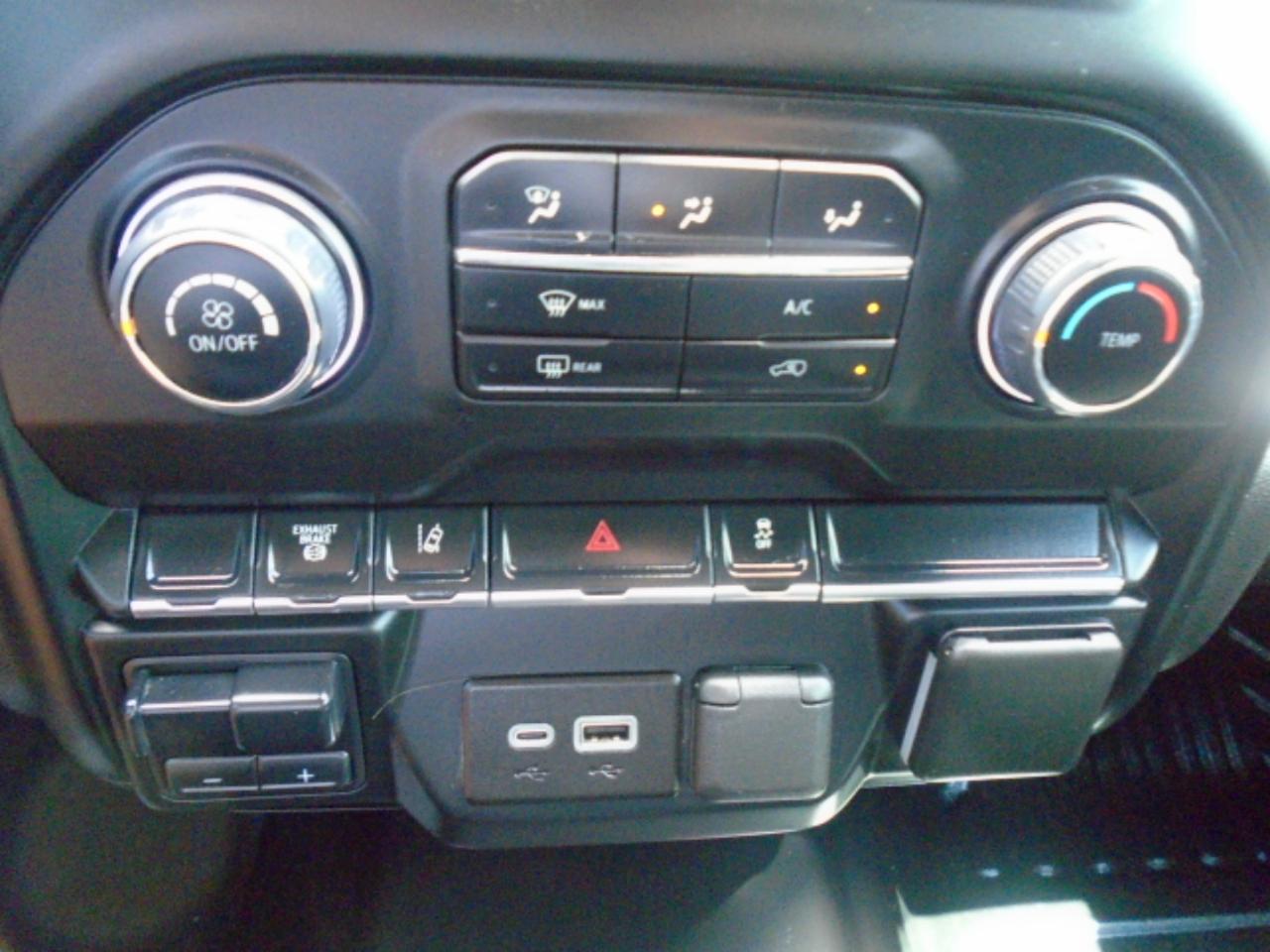 Chevrolet Silverado 3500HD Work Truck Crew Cab 4WD 2024
