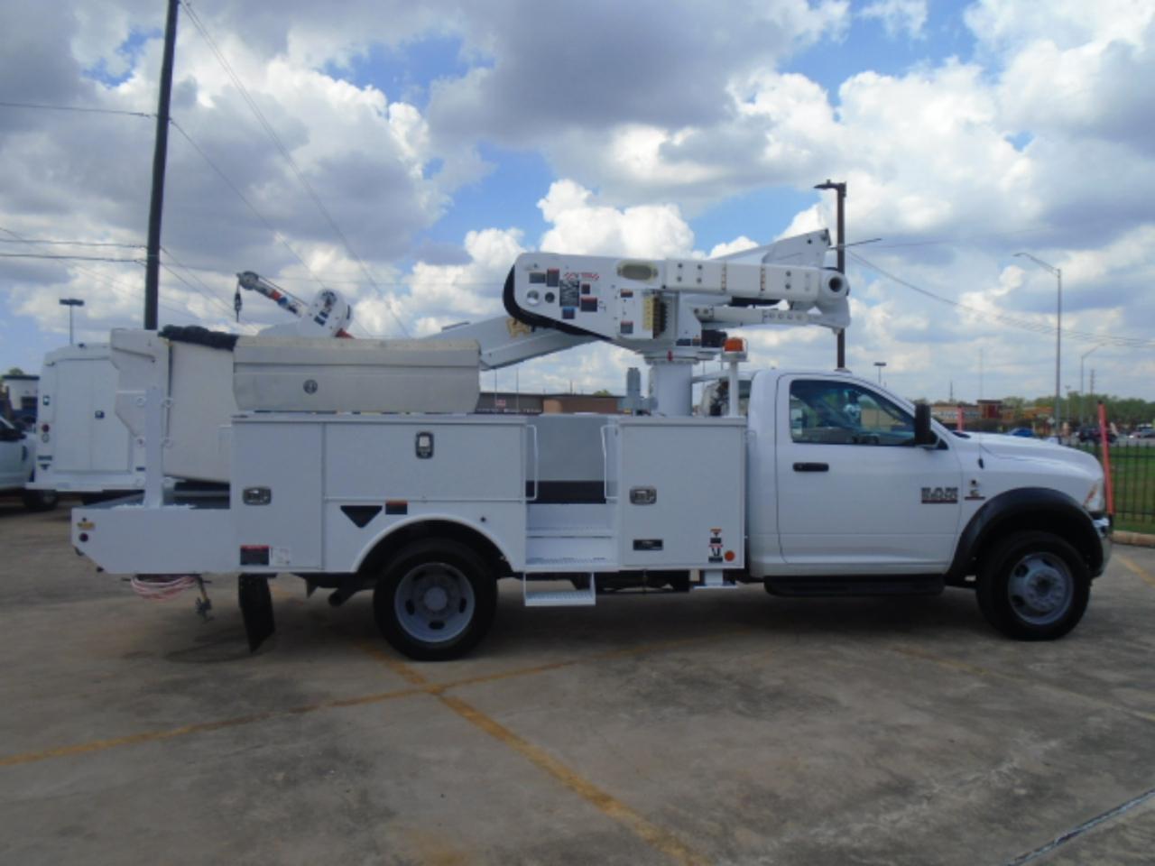 RAM 5500 Regular Cab 4WD DRW 2018