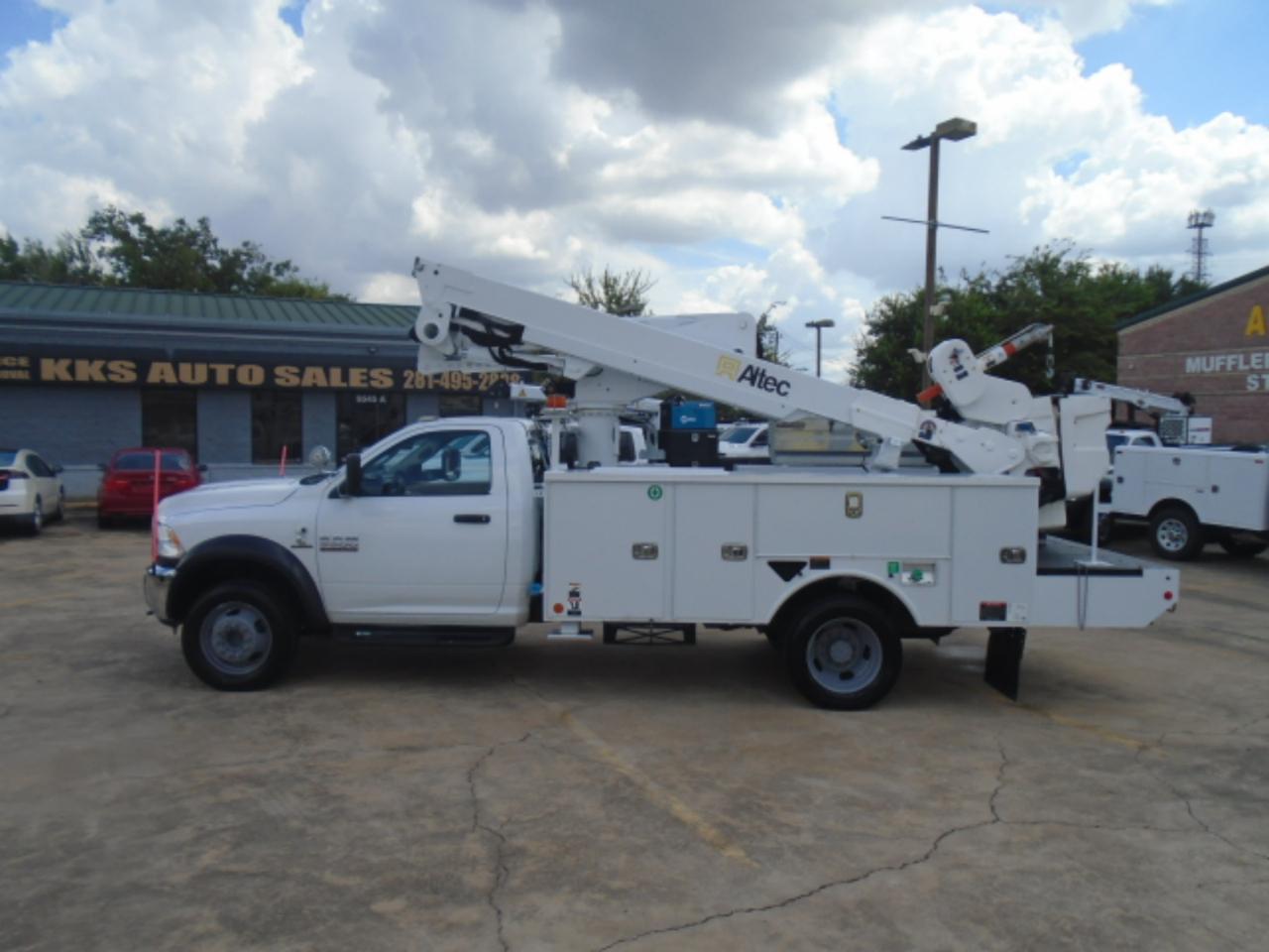 RAM 5500 Regular Cab 4WD DRW 2018