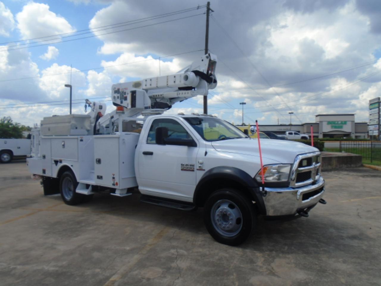 RAM 5500 Regular Cab 4WD DRW 2018