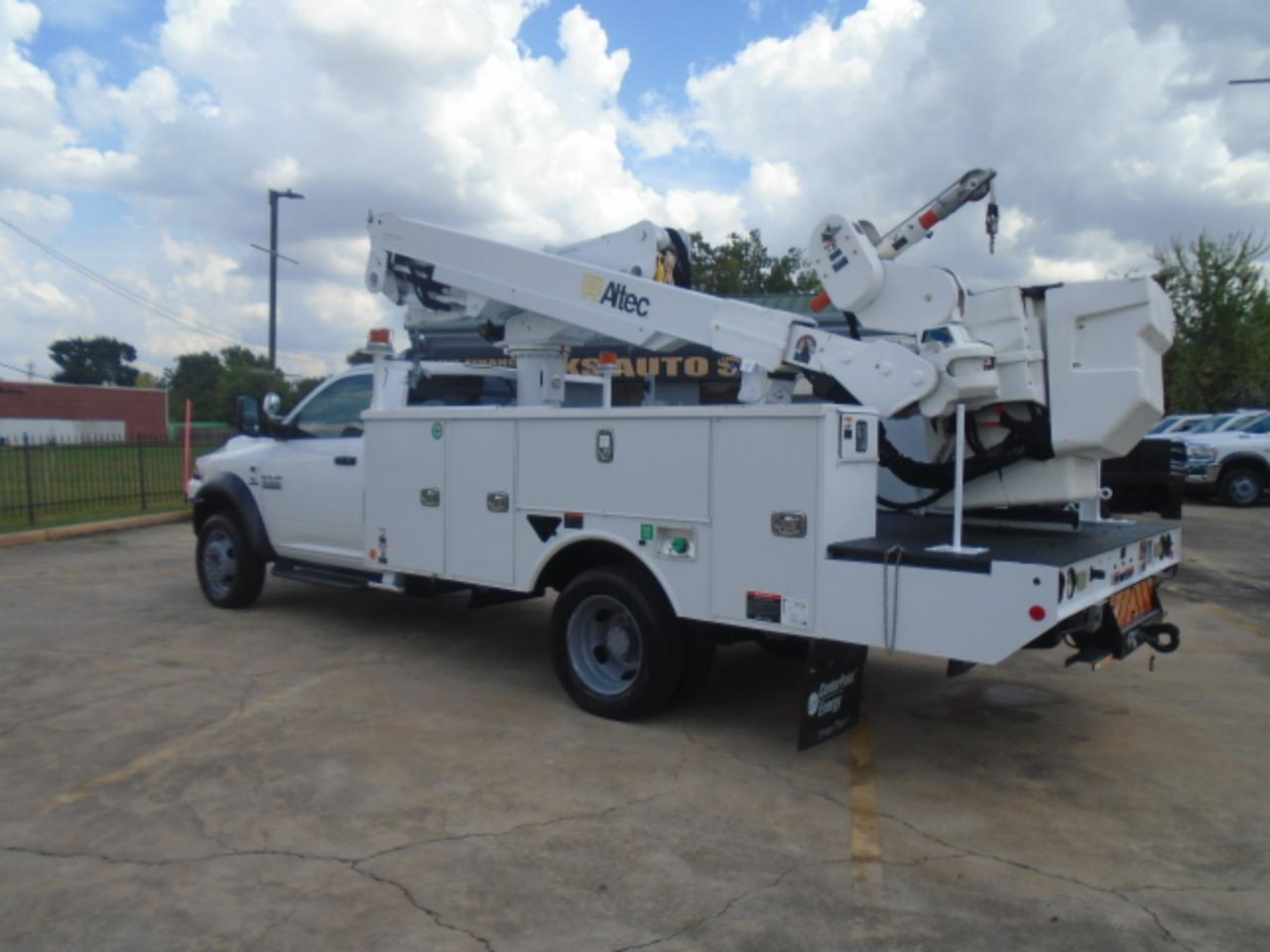 RAM 5500 Regular Cab 4WD DRW 2018