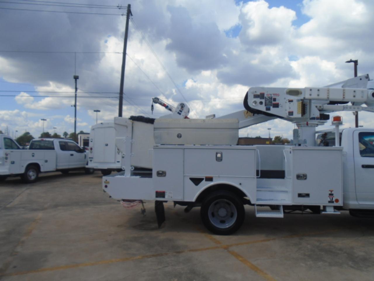 RAM 5500 Regular Cab 4WD DRW 2018
