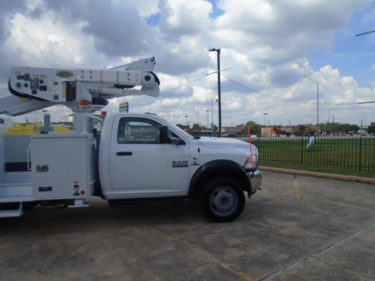 RAM 5500 Regular Cab 4WD DRW 2018