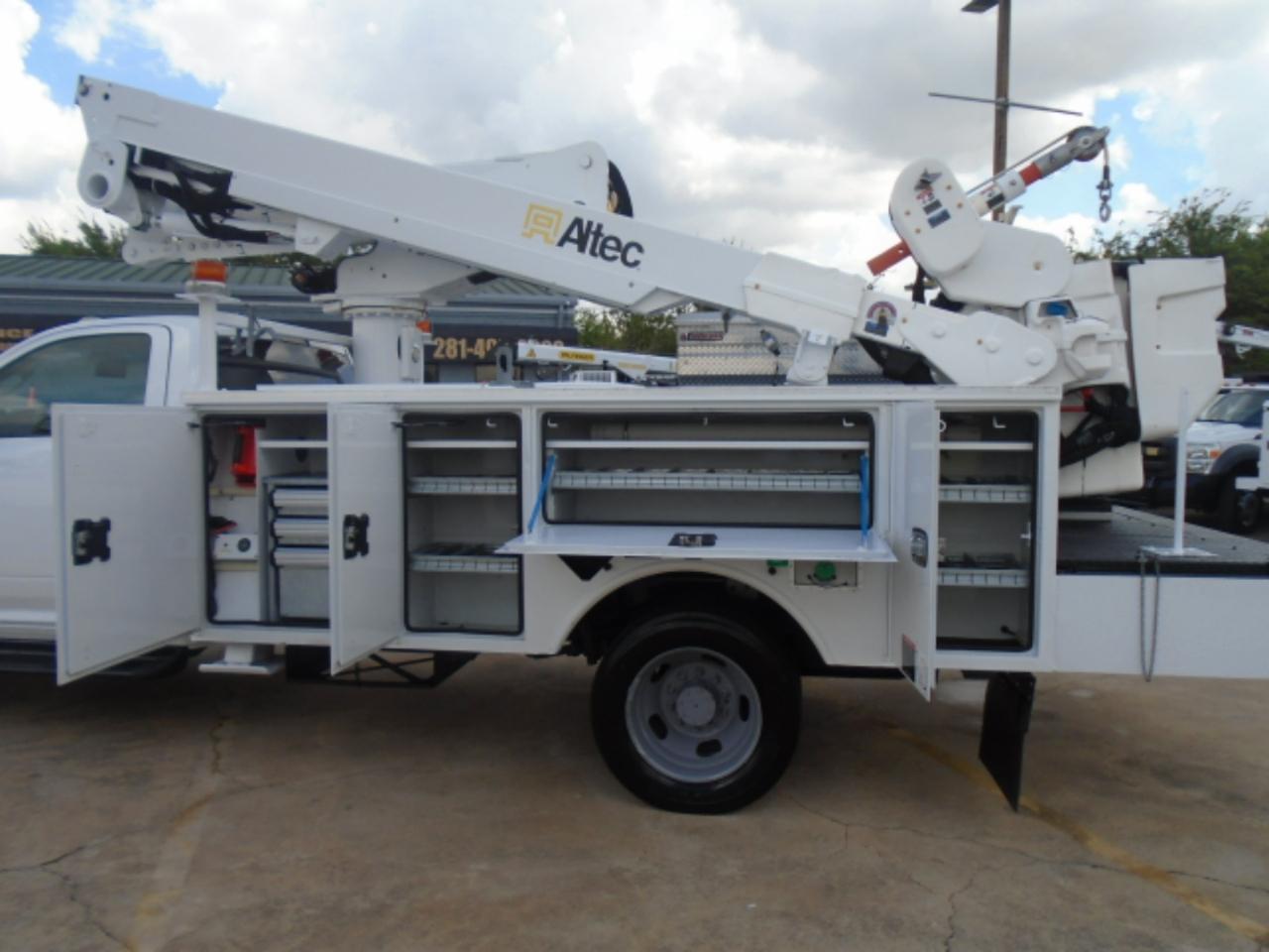 RAM 5500 Regular Cab 4WD DRW 2018