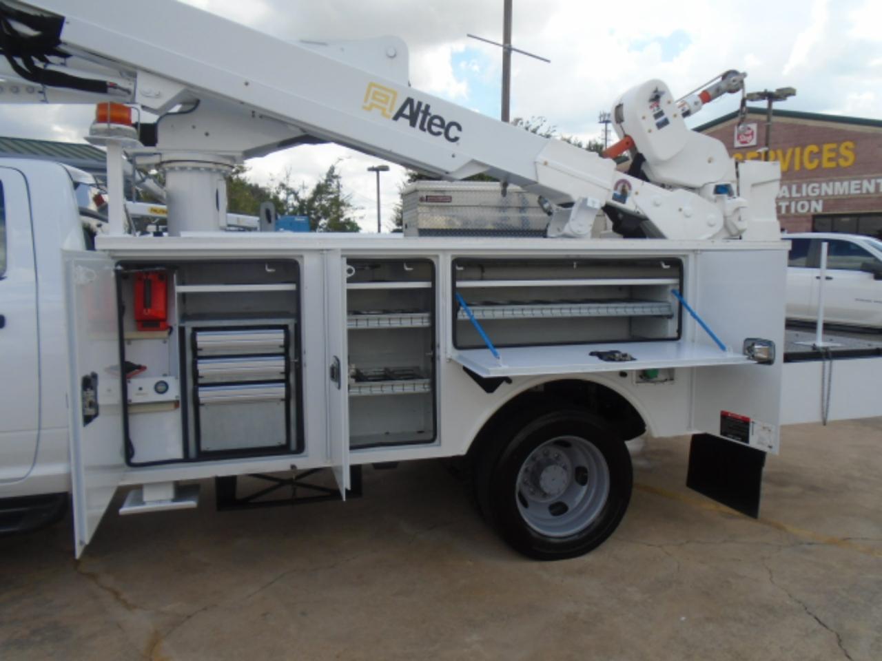 RAM 5500 Regular Cab 4WD DRW 2018