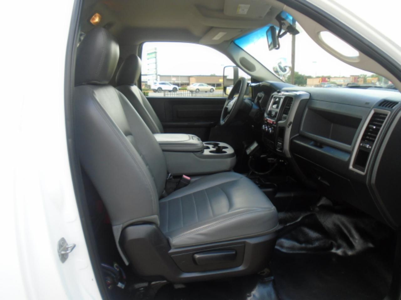 RAM 5500 Regular Cab 4WD DRW 2018