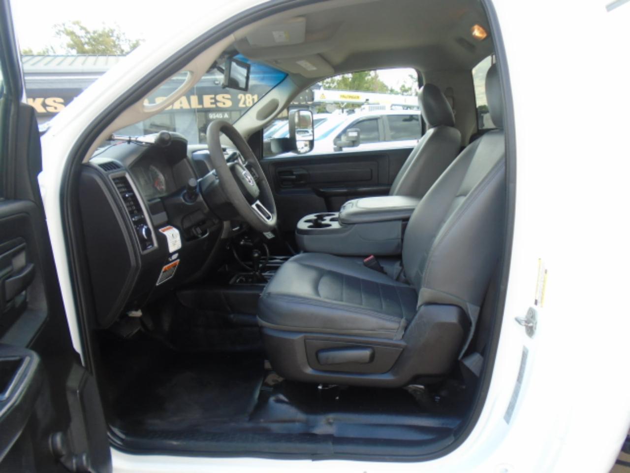 RAM 5500 Regular Cab 4WD DRW 2018