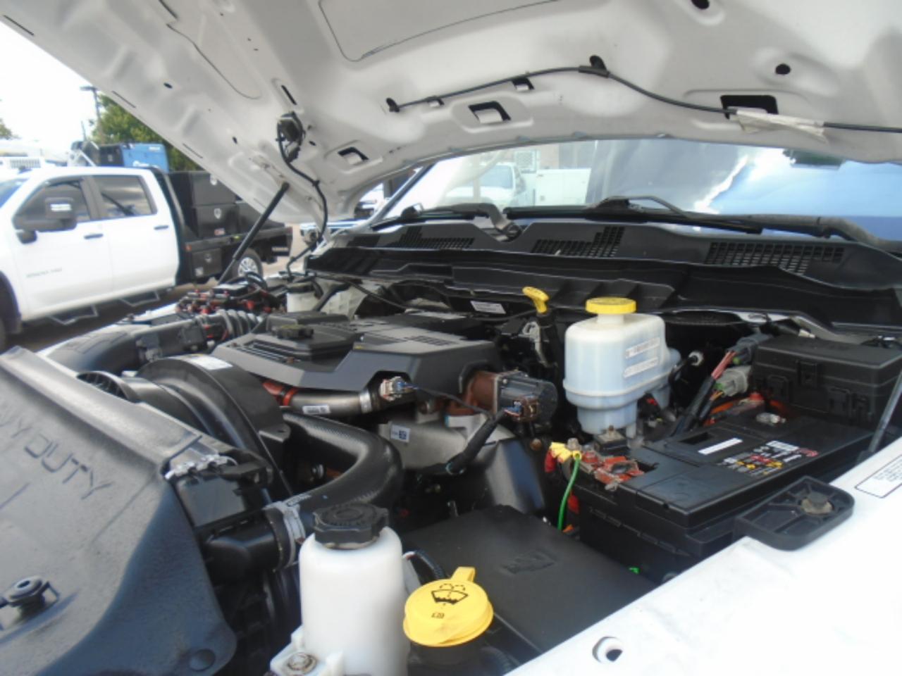 RAM 5500 Regular Cab 4WD DRW 2018