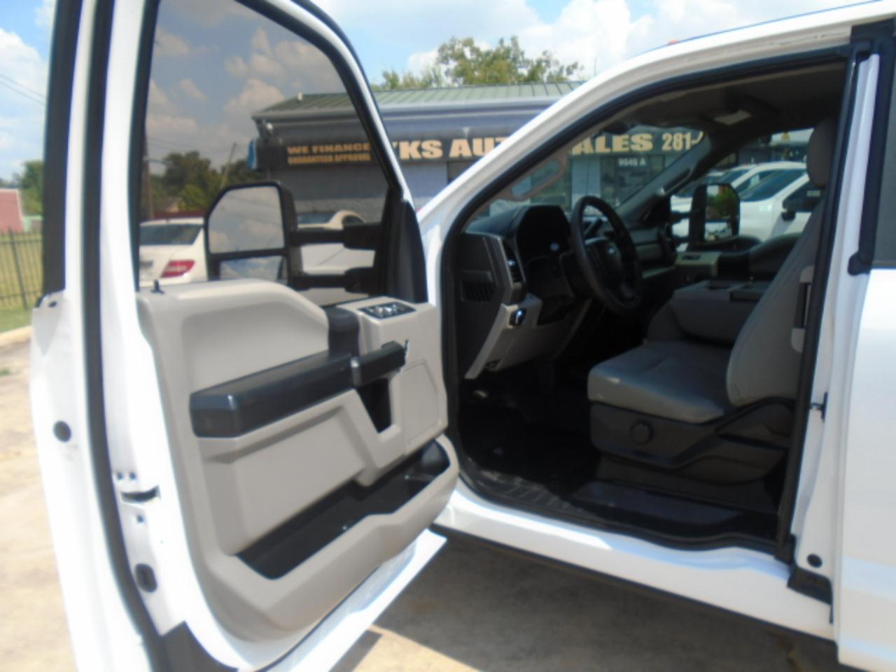 Ford F-350 SD XL SuperCab 2WD 2019