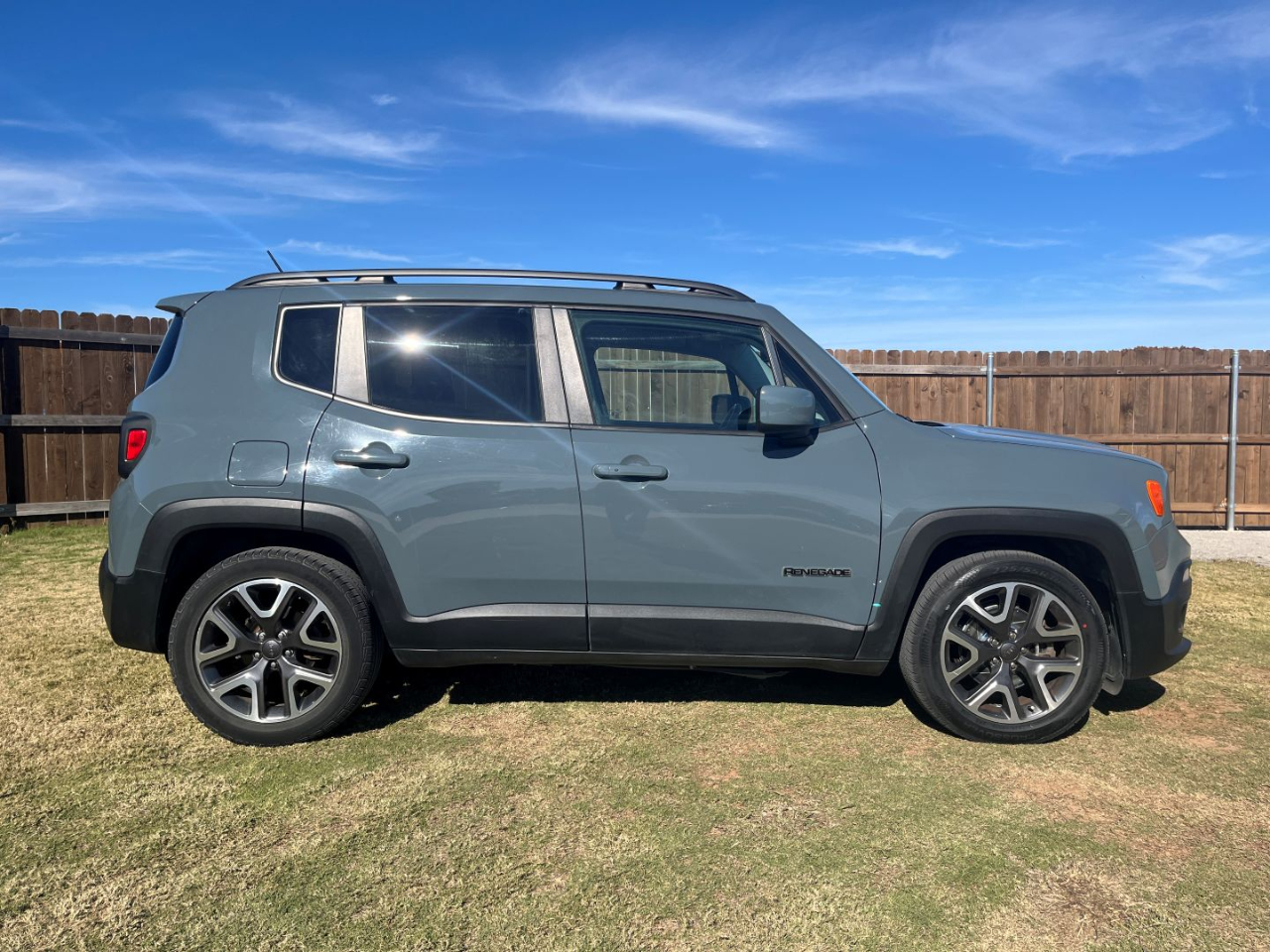 Jeep Renegade Latitude FWD 2017