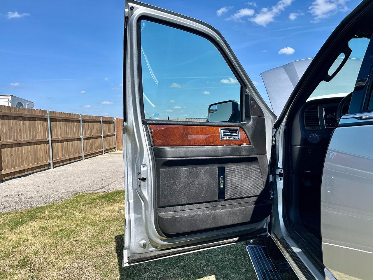 Lincoln Navigator 2WD 2012