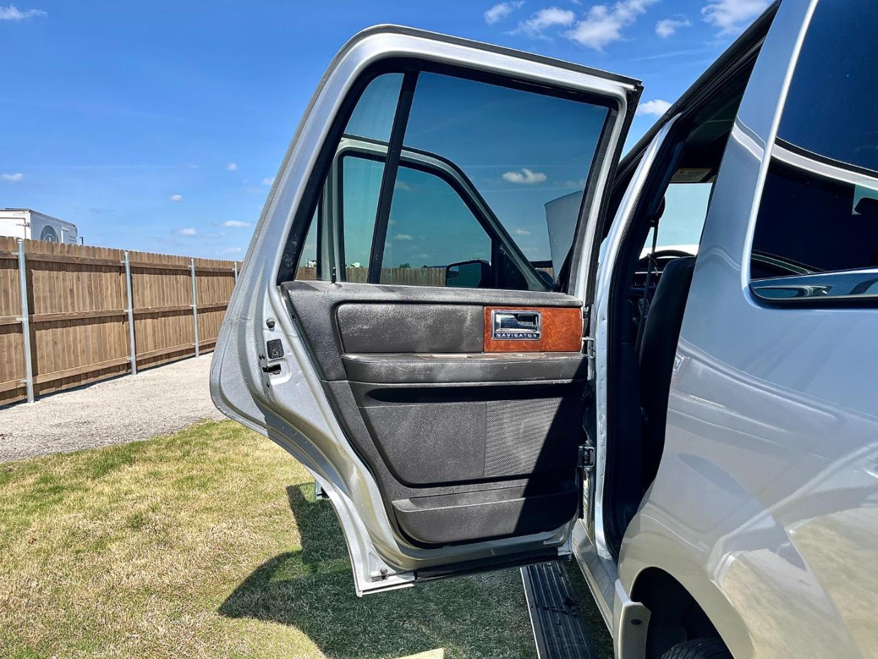 Lincoln Navigator 2WD 2012
