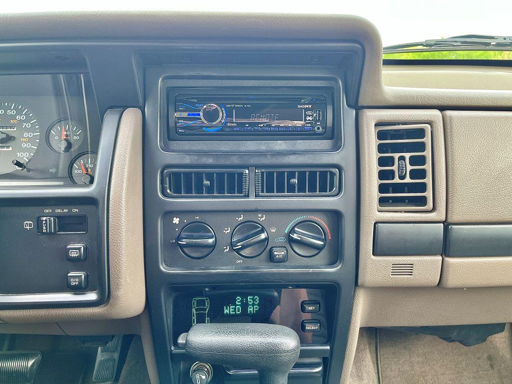Jeep Grand Cherokee 4dr Laredo 1995