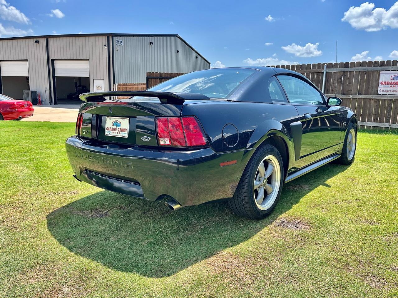 Ford Mustang 2dr Cpe GT Deluxe 2001