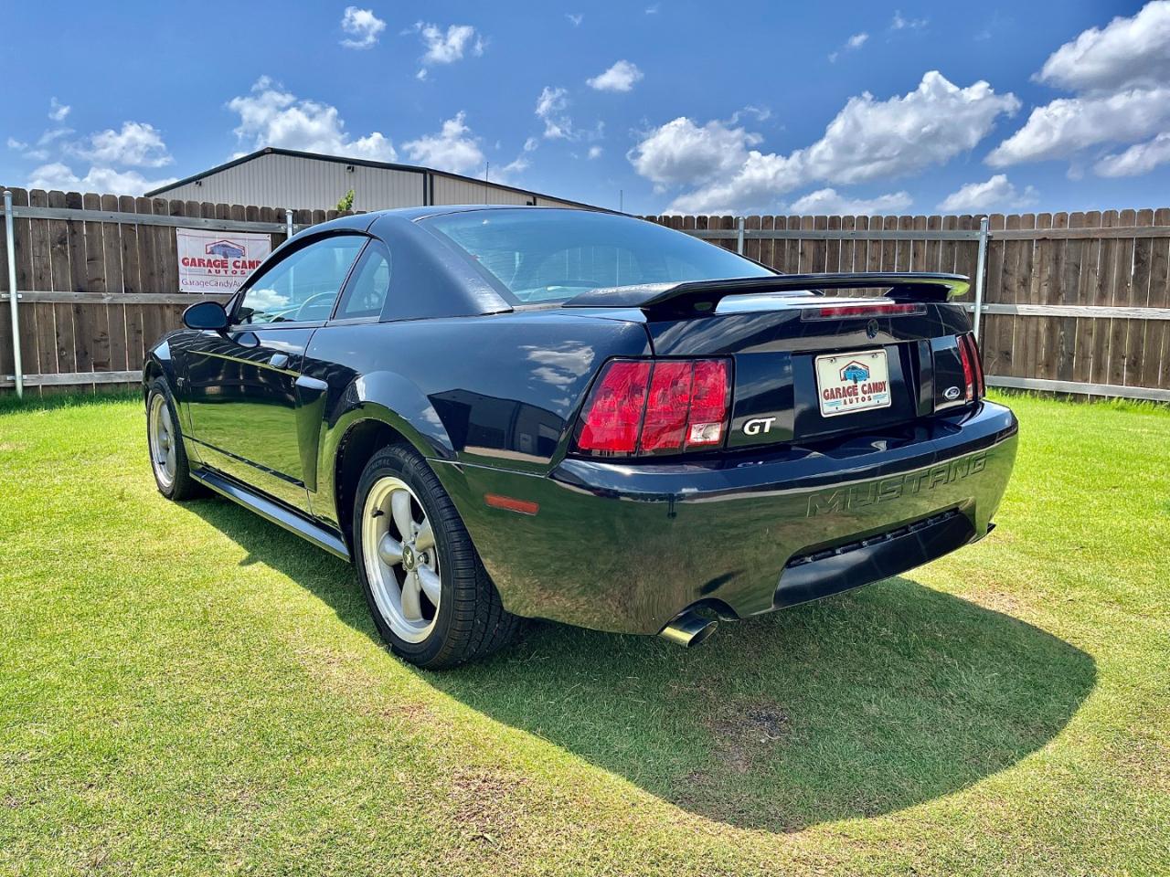 Ford Mustang 2dr Cpe GT Deluxe 2001